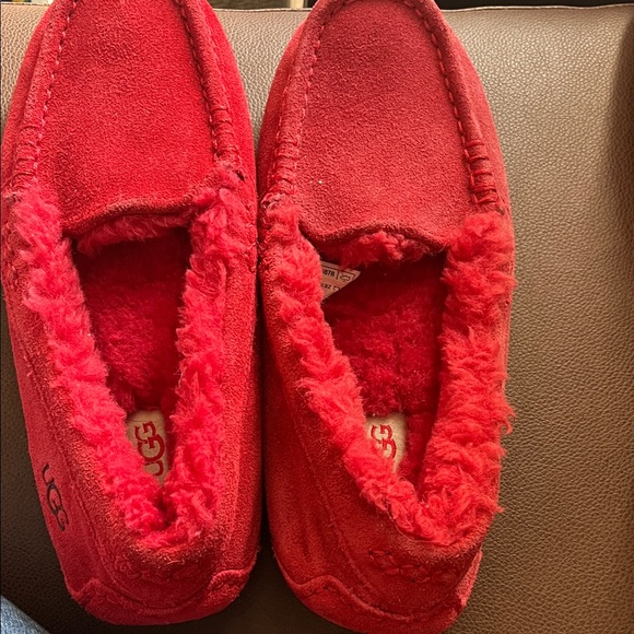 UGG Vibrant Red Suede Moccasins - Picture 1 of 3